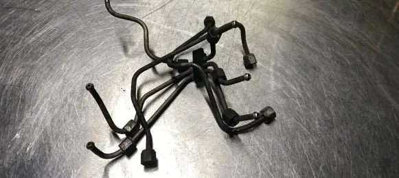 Volvo S80 Fuel injector supply line/pipe 