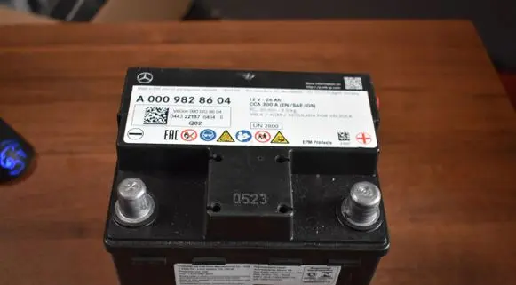 Mercedes-Benz GLE W167 Car battery A0009828604