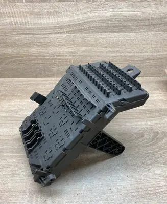 Renault Laguna I Fuse module 7703297505