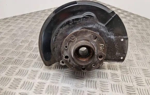 Front wheel hub