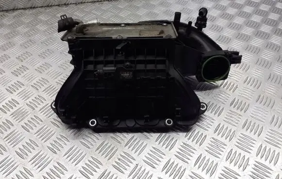 Skoda Octavia Mk2 (1Z) Intake manifold 03C145749B