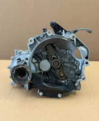 Manual 5 speed gearbox