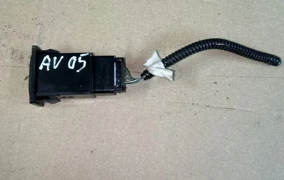 Toyota Avensis T250 Traction control (ASR) switch 