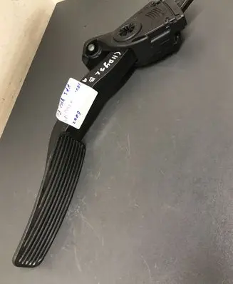 Chrysler 300 - 300C Accelerator throttle pedal 04861715AA