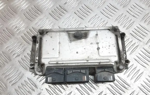 Peugeot 206 Engine control unit/module 0261207477