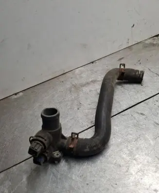 Volkswagen Transporter - Caravelle T4 Engine coolant pipe/hose 037121051N