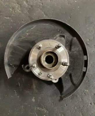 Opel Insignia A Front wheel hub spindle knuckle