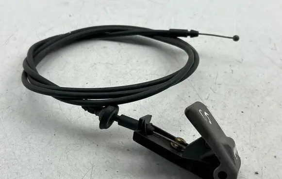 KIA Sorento Engine bonnet (hood) release handle
