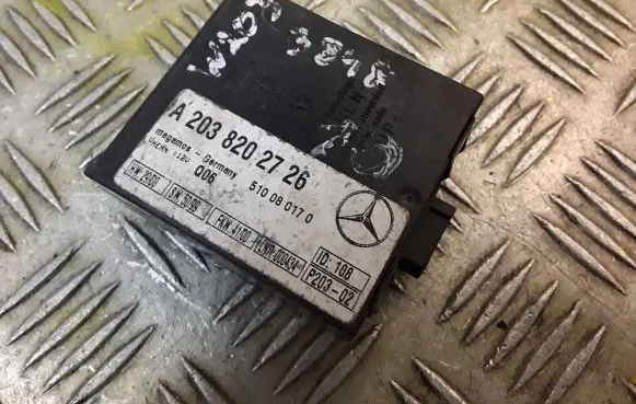 Mercedes-Benz C W203 Alarm control unit/module 2038202726 A2038202726