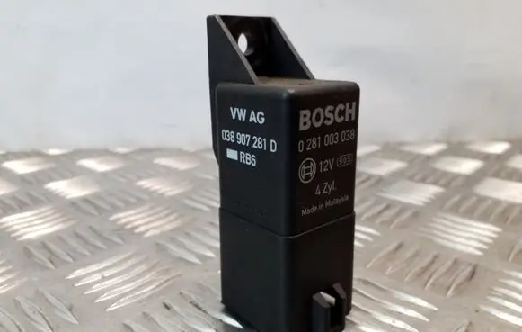 Skoda Yeti (5L) Glow plug pre-heat relay 0281003038 038907281D