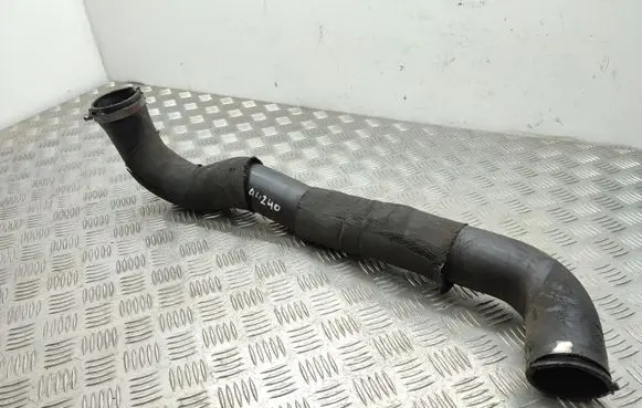 Land Rover Discovery 3 - LR3 Intercooler hose/pipe 6H226K863AA