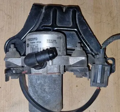 Volvo V70 Vacuum pump 30630398