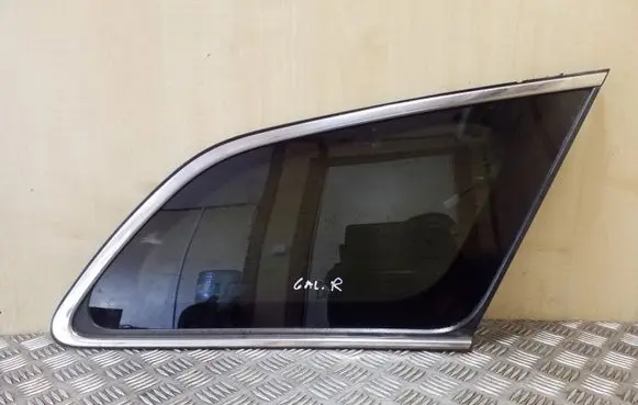 Toyota Avensis T270 Rear side window