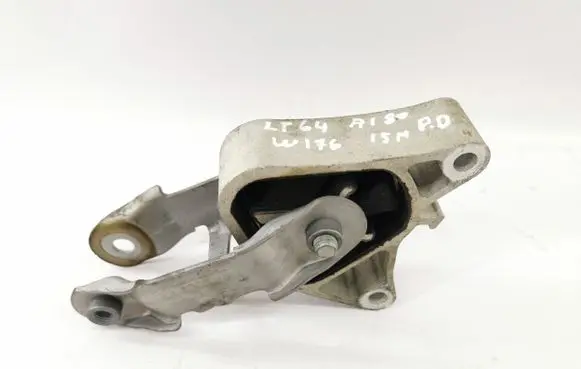 Mercedes-Benz A W176 Engine mount bracket A2462400009
