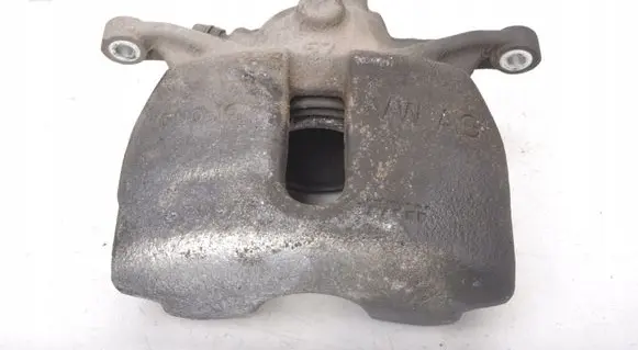 Volkswagen PASSAT B8 Front brake caliper 