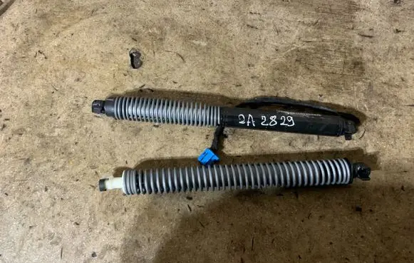 BMW 7 G11 G12 Tailgate/trunk strut/damper 7357110