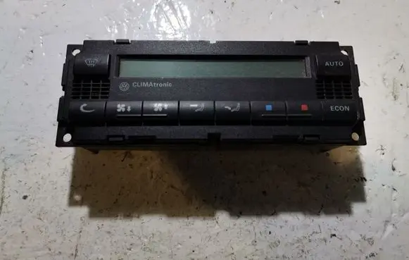 Volkswagen PASSAT B5.5 Climate control unit