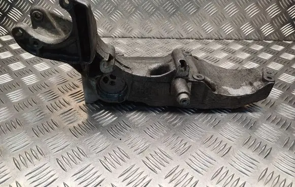 Renault Laguna II Generator/alternator bracket 8200183234
