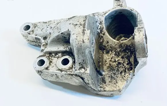 Citroen C5 Engine mounting bracket 9645161180