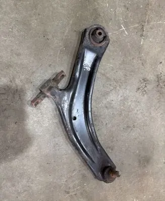 Nissan Qashqai Front lower control arm/wishbone 545014EA0B
