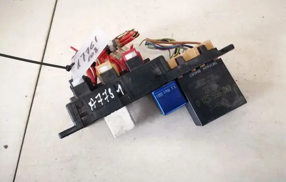 Audi A6 S6 C5 4B Fuse box set 8l0941822a