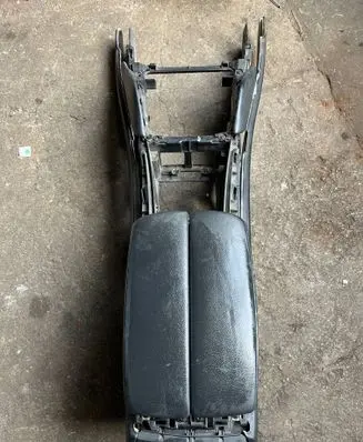 BMW X6 E71 Armrest 
