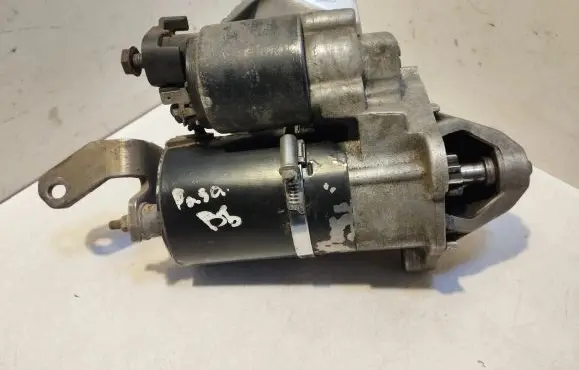 Volkswagen PASSAT B5 Starter motor 0001107068 058911023B