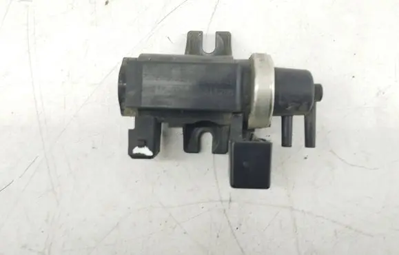 BMW 3 E46 Vacuum valve 2247906 01T295 72279600