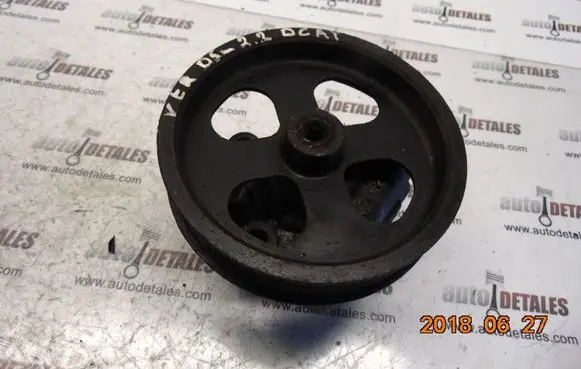 Toyota Corolla Verso E121 Power steering pump 