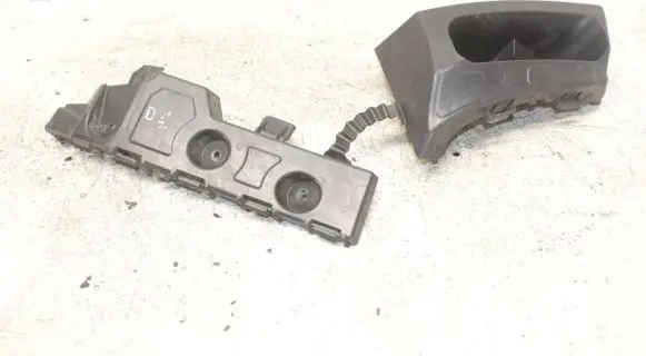 Opel Mokka X Bumper support mounting bracket corner 42497444