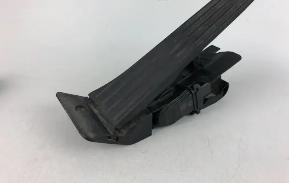 BMW 3 F30 F35 F31 Accelerator throttle pedal 6853175