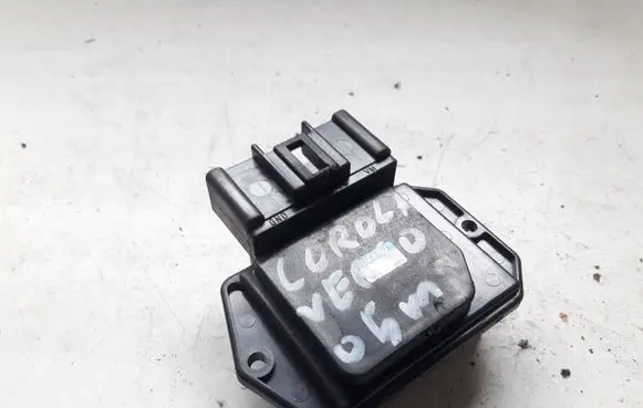 Toyota Corolla Verso E121 Heater blower fan relay 