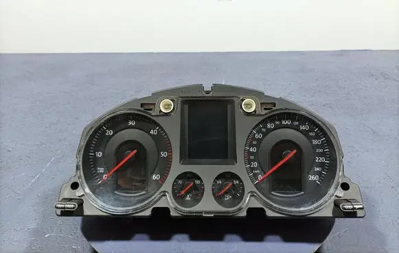 Volkswagen PASSAT B5.5 Speedometer (instrument cluster) A2C53145550
