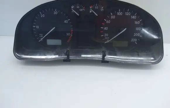 Volkswagen PASSAT B5 Speedometer (instrument cluster) 09051940090