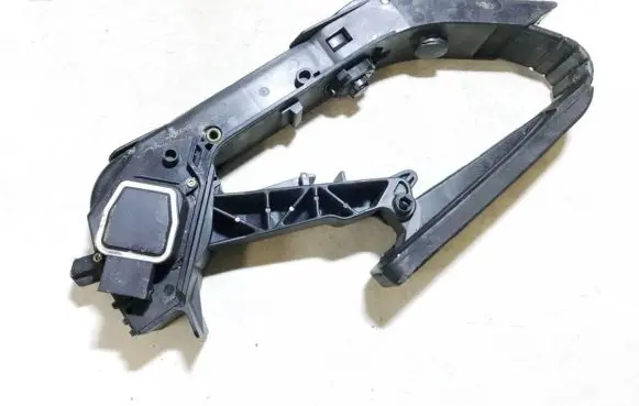 Mercedes-Benz CLK A209 C209 Accelerator throttle pedal a2033000704