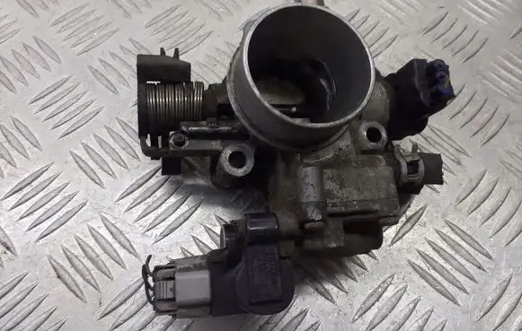 Toyota Corolla E120 E130 Throttle body valve 22270-22050