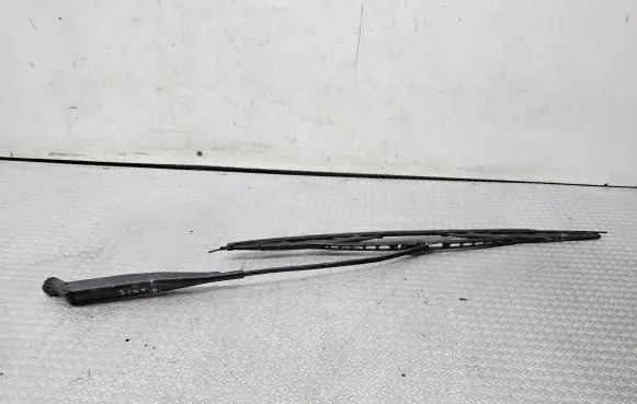 Mercedes-Benz Vaneo W414 Windshield/front glass wiper blade A1688200644