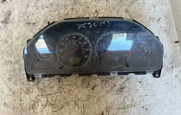 Volvo XC90 Speedometer (instrument cluster) 8673266 8691648