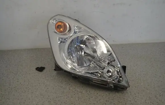 Suzuki Splash Headlight/headlamp 