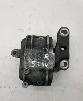 Volkswagen Touran I Engine mount bracket 1K0199262BB