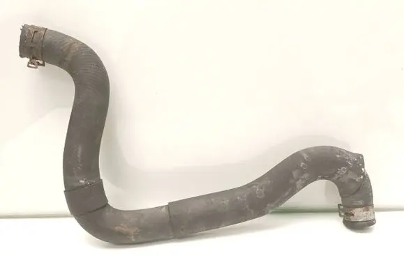 Coolant pipe/hose