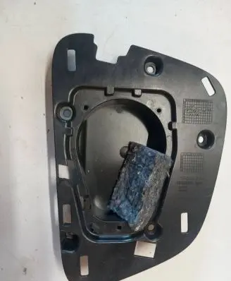 Volvo XC70 Dash center speaker frame 31332625