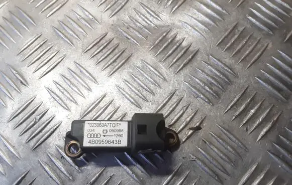 Audi A6 S6 C5 4B Airbag deployment crash/impact sensor 4B0959643B