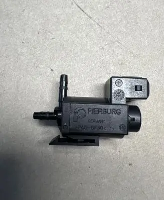 BMW 3 E46 Vacuum valve 702318010