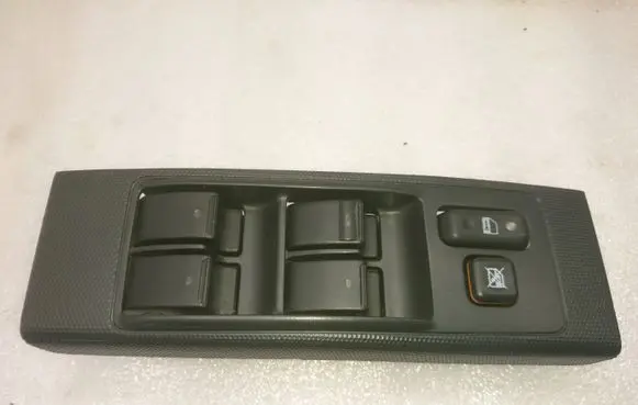 Toyota Corolla Verso AR10 Electric window control switch 848200F030