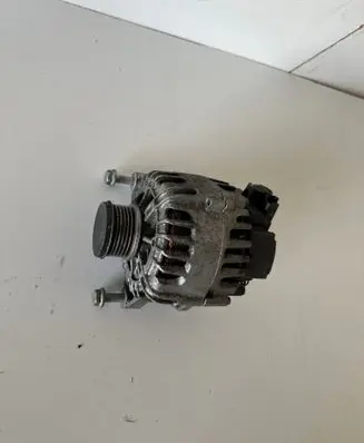 Peugeot 308 Generator/alternator 9670899580 2610711B 215040450