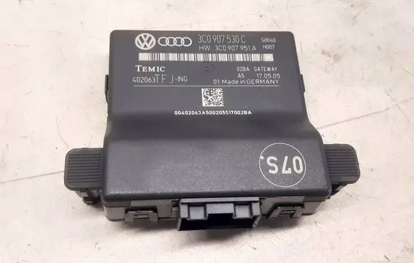 Volkswagen PASSAT B6 Gateway control module 3C0907530C 3C0907951A 402063T