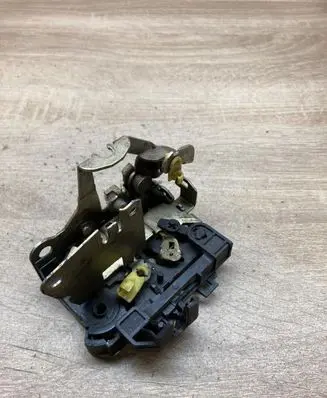 Renault Clio II Front door lock 