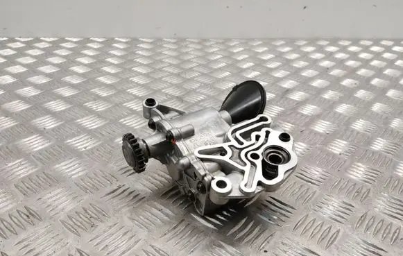 Volkswagen Polo VI Oil pump 06H115105