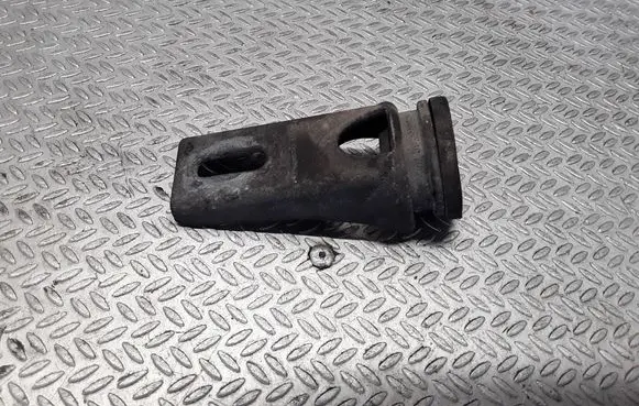 Opel Meriva A Radiator mount bracket 13184983